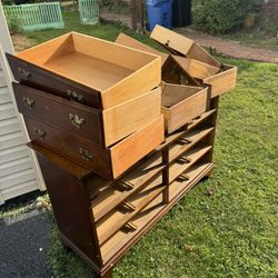 Dresser 150$ 