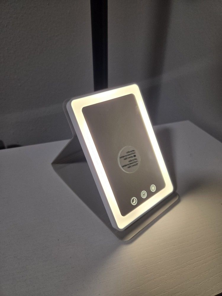 Portable LED Makeup Mirror with Rechargeable 1800mAh Battery, 2 Light Settings, USB-Powered Travel Vanity Mirror