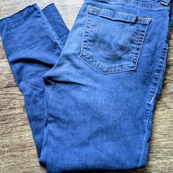 WOMENS TRUE RELION AUTHENTIC JEANS - Show off your curves in the Jennie Curvy Skinny Jean. Featuring a supportive no-gap waistband,