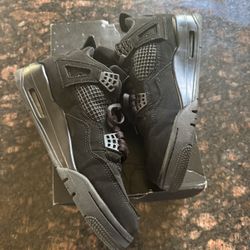 Size 8 - Jordan 4 Retro Mid Black Cat (willing to negotiate)