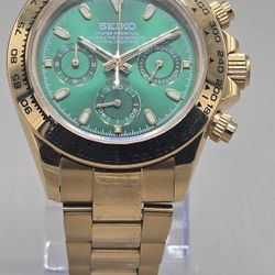 Seiko Chronograph Beautiful Gold And Deep Green Dial