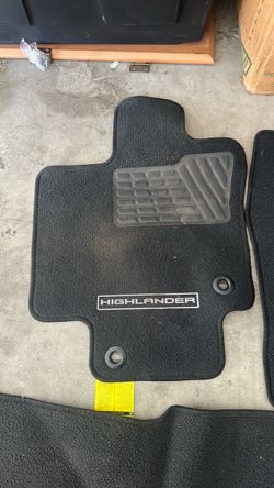 Toyota Highlander floor mats