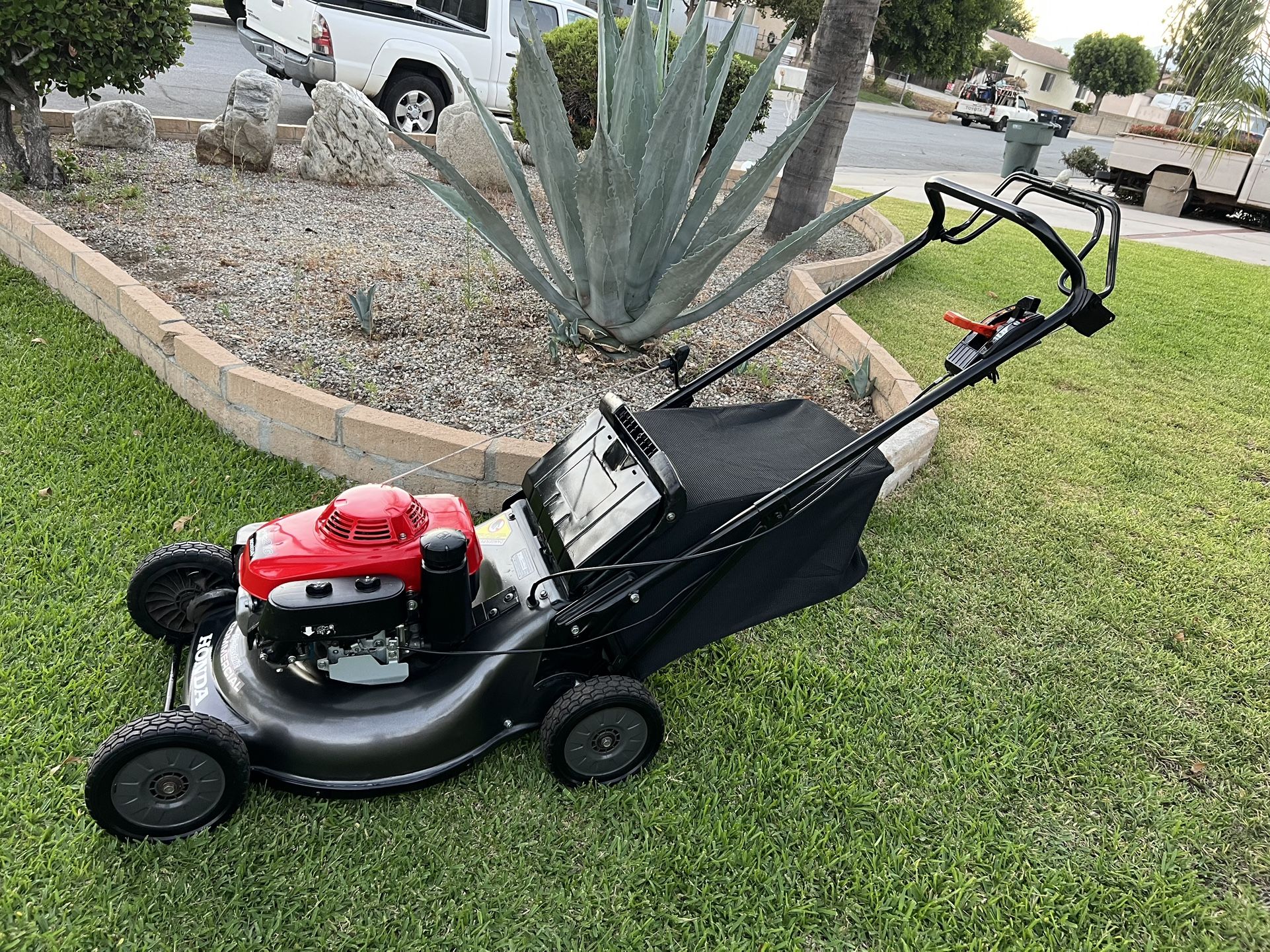 Honda Hrc216 hydrostatic transmission Commercial Lawn Mower