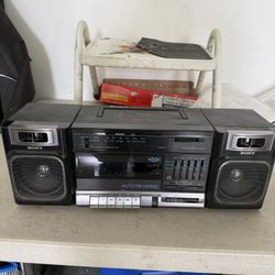 Vintage Sony CFS-1010 AM/FM Radio Cassette Player Boombox