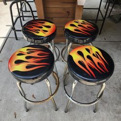 4 Bar Stools 