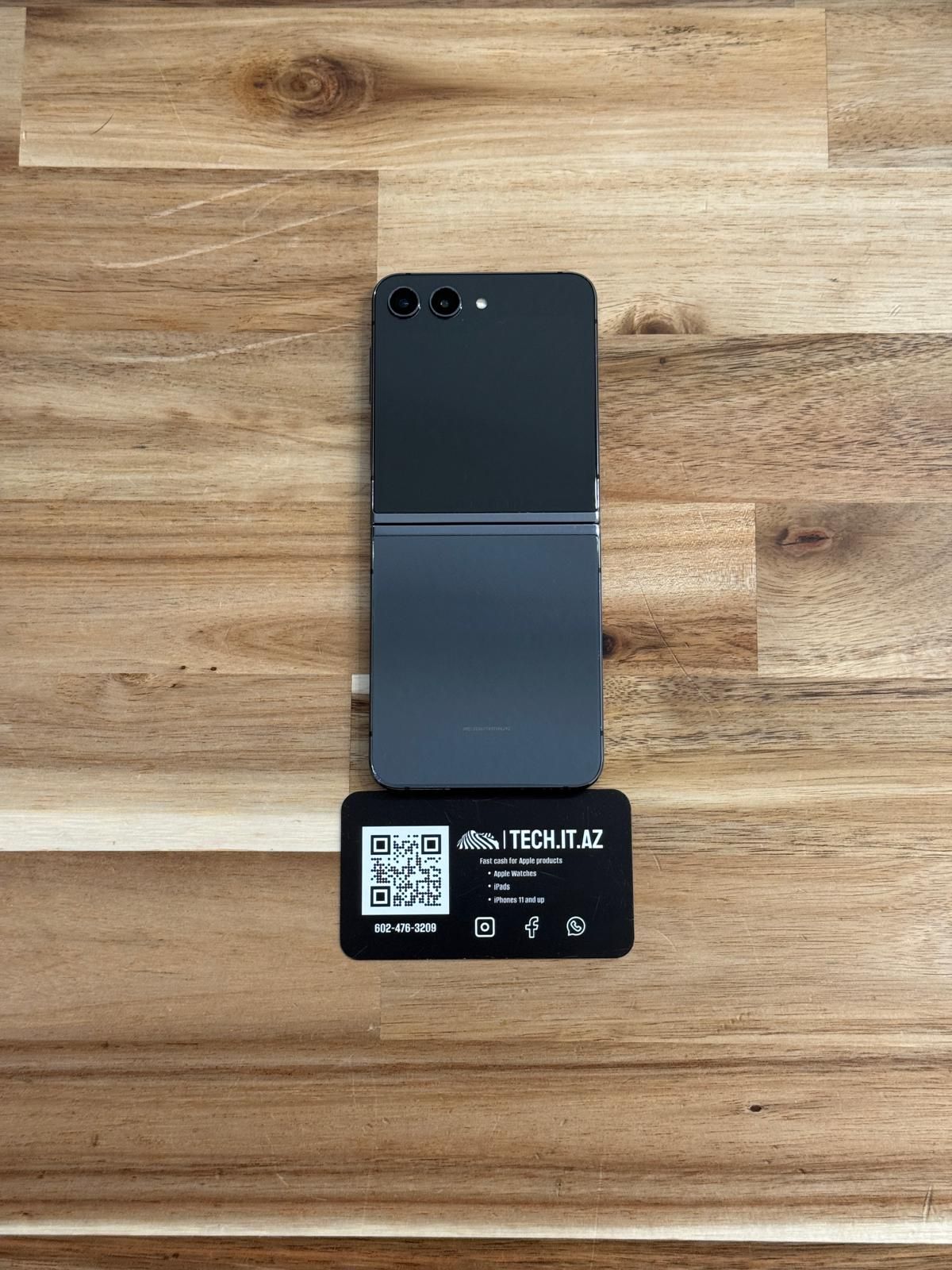 📱 Galaxy Z Flip5 | 256GB | Blackl | Unlocked (Any Carrier)