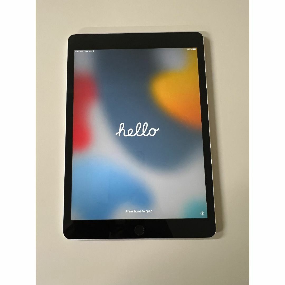 New ipad9th gen with case 100 firm must pick up Herndon willow area not locked works perfectly comes with charger too