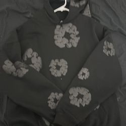 Black Wreath Hoodie