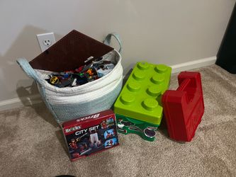 Lots of legos with box and building instructions