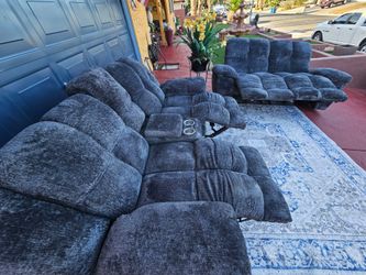 Beautiful Set 2 couch with 4 Electric Push Button RECLINER adjustable neck  4 cups holder 4 USB DEVICES Recharger no smell no stains