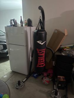 Everlast Heavy Punching Bag w/ Sturdy Stand – Like New Condition