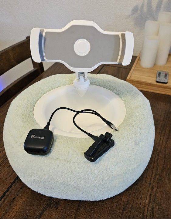 Kindle Stand Pillow & Page Turner