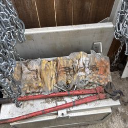 Semi Truck Chains W/chain Rack,tie Downs And Tools
