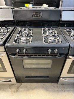 Frigidaire black 4 burner range stove