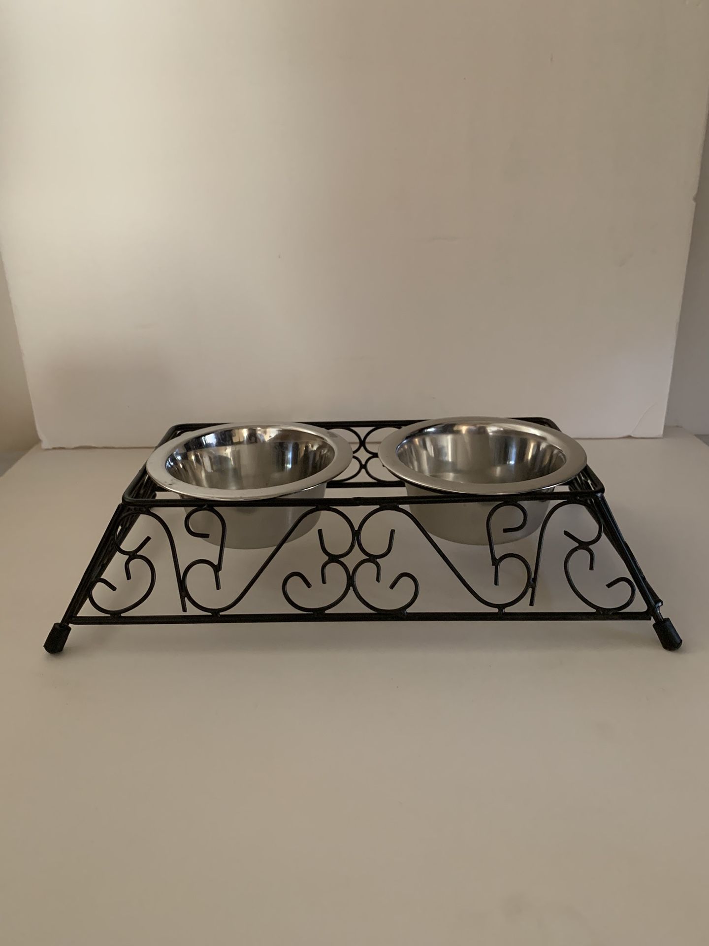 Black Metal Decorative Cat Feeding Set