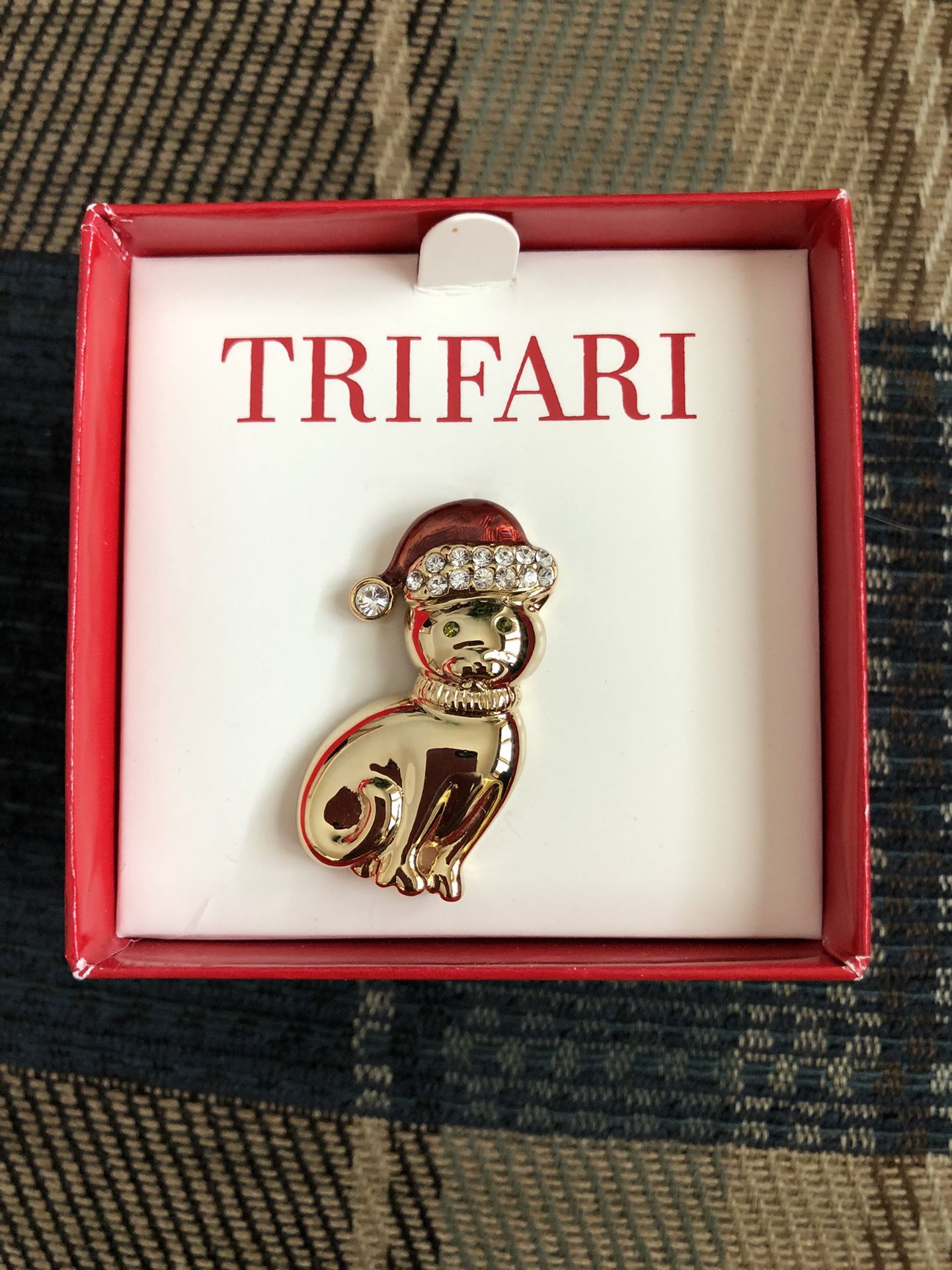Cute Christmas Cat Pin