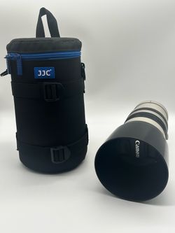 Canon EF 100-400 f/4.5-5.6 zoom lens with case