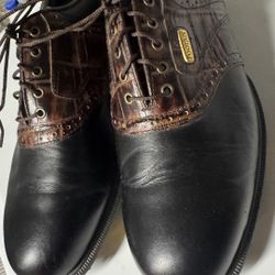  FootJoy Golf Shoes Mens 9.5 Wide Brown Black Leather Saddle Spiked Classic 