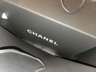 CHANEL DESIGNER LARGE GIFT/STORAGE BOXES - NEW - clothing & accessories -  by owner - apparel sale - craigslist