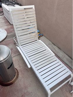 Lawn chair pool chairs