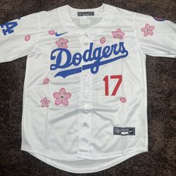 Dodgers White Tokyo series - Ohtani #17 *Japanese Lettering