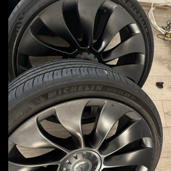 Tesla 21 inch wheels and tires