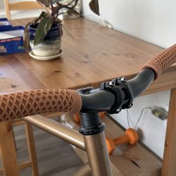 18.5” Wide Riser Bars And Pivot Stem 