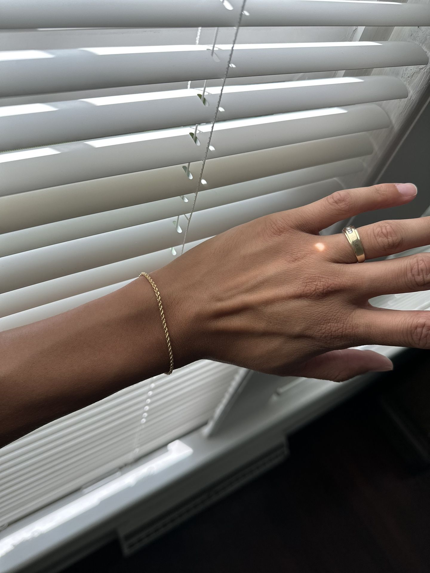 750 Stamped 18k Gold Thin rope bracelet. 