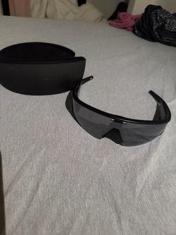 Oakley meta vanguard (doesn’t power on)