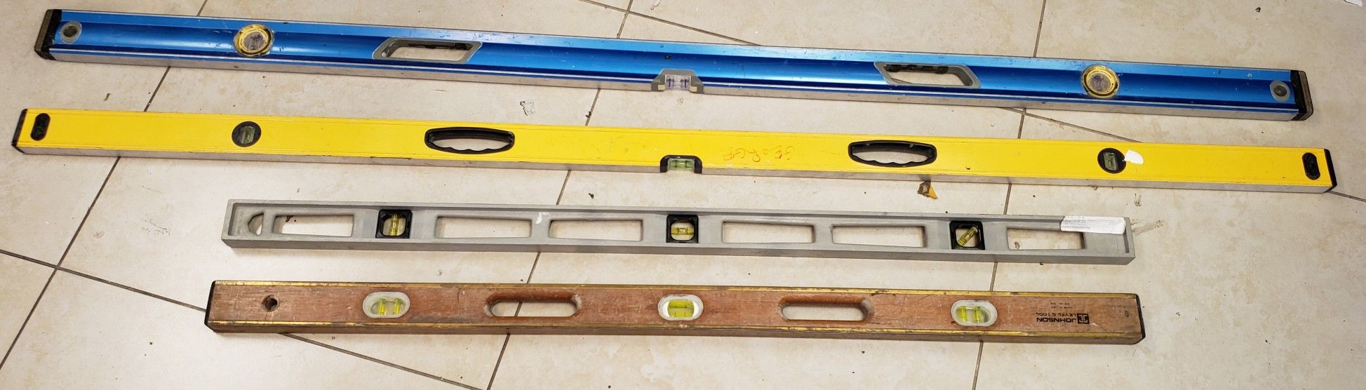 Assorted Levels small And Large Aluminum / Wood