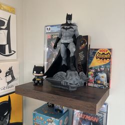 DC Super Hero Mega Special Batman Statue, Black and White Variant Eaglemoss Statue