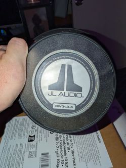 New JL 8 w3v3 d4 subwoofer. (Open Box)