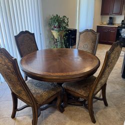 Dining Set W/ 4 Chars 