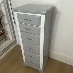 Broyhill Lingerie Chest/ tall Dresser