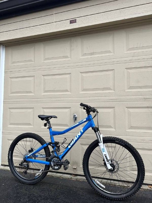 Giant Yukon FX – Full Suspension Mountain Bike - Medium frame - Bicycle