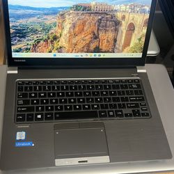 Toshiba Touch Screen 16GB RAM 256GB SSD Core i5 Windows 11 