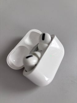 Apple AirPods Pro 1st gen lighting cable