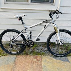 Trek Fuel EX6 Full Suspension Mountain Bike 