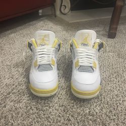Jordan 4