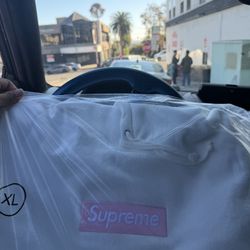 Supreme Box Logo
