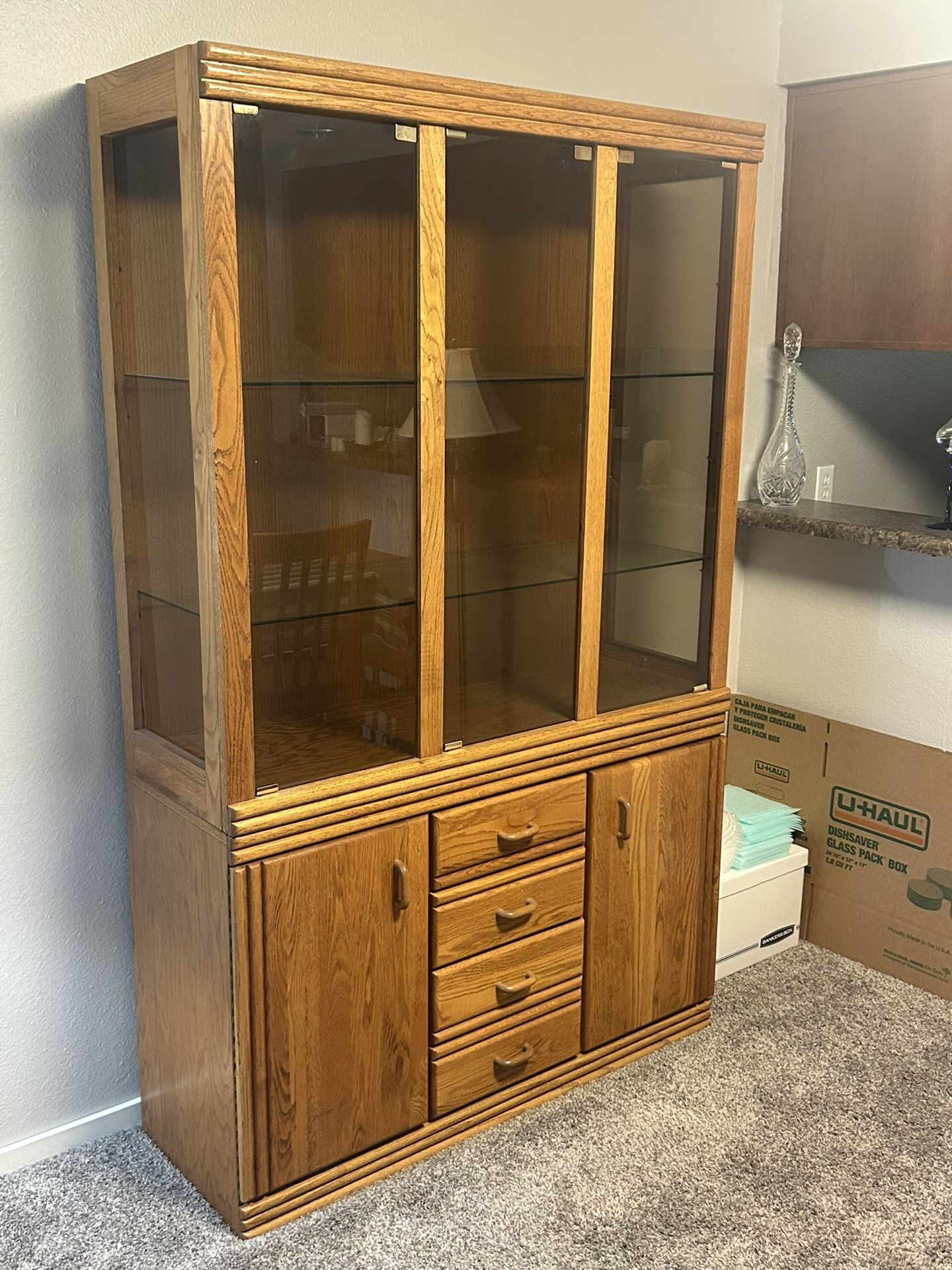 China Cab / Hutch