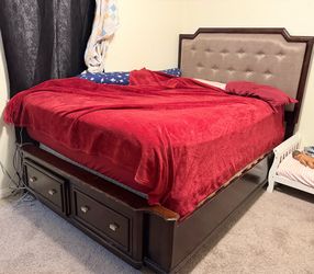 Bed frame queen