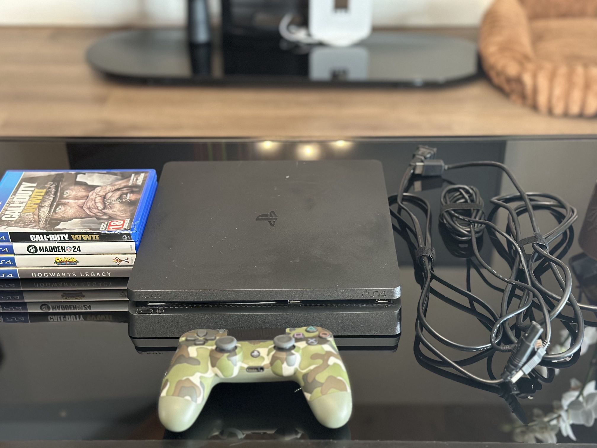 🎮 PS4 Slim 500GB Console Bundle – Games + Controller – $180