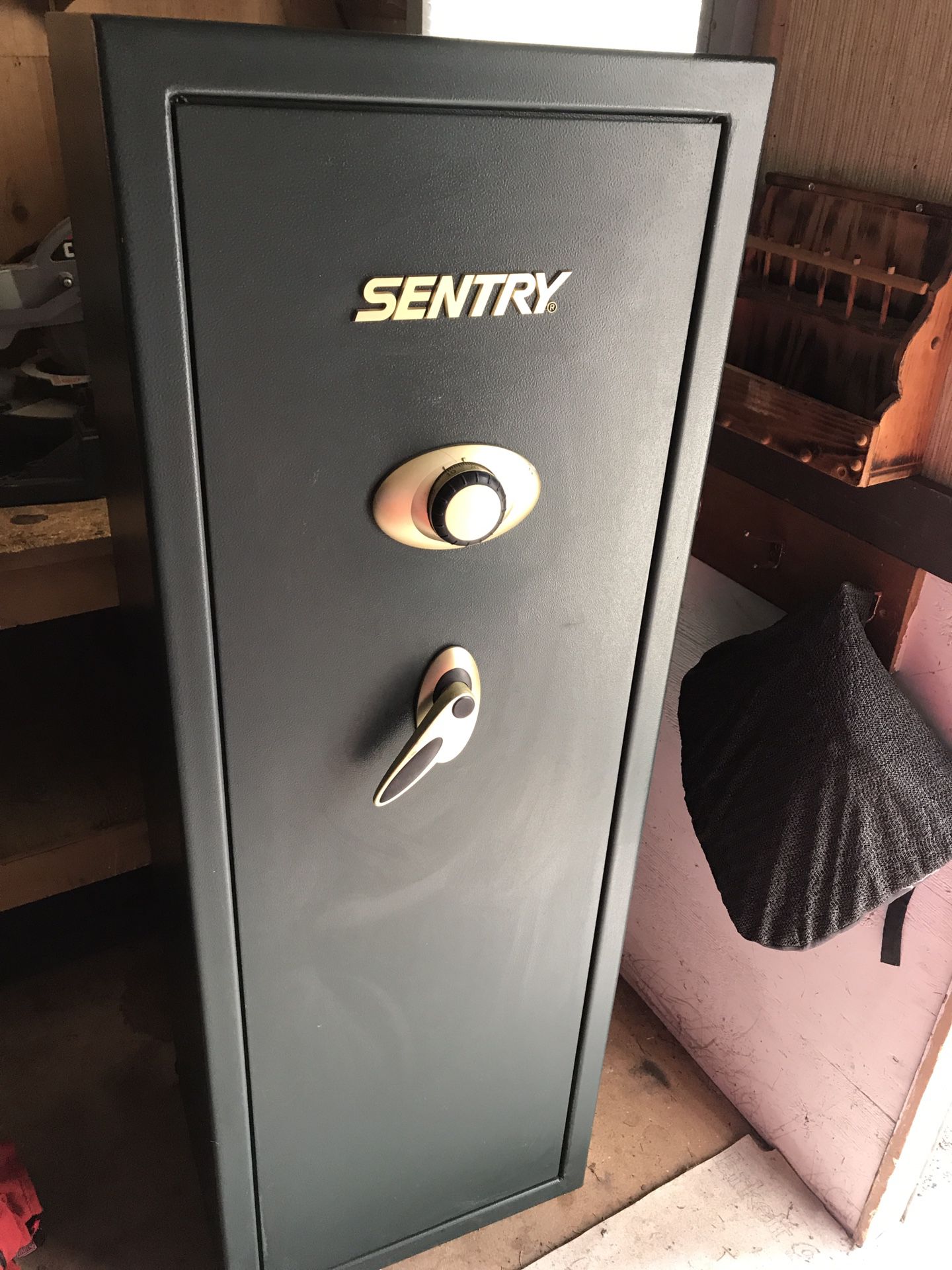 Sentry 14 gun cabinet safe.