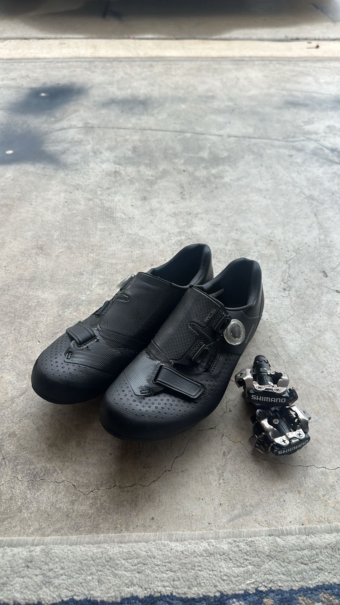 Shimano shoes and pedal set