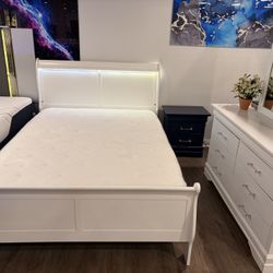 White Modern 5 Pc Bedroom Furniture Set 