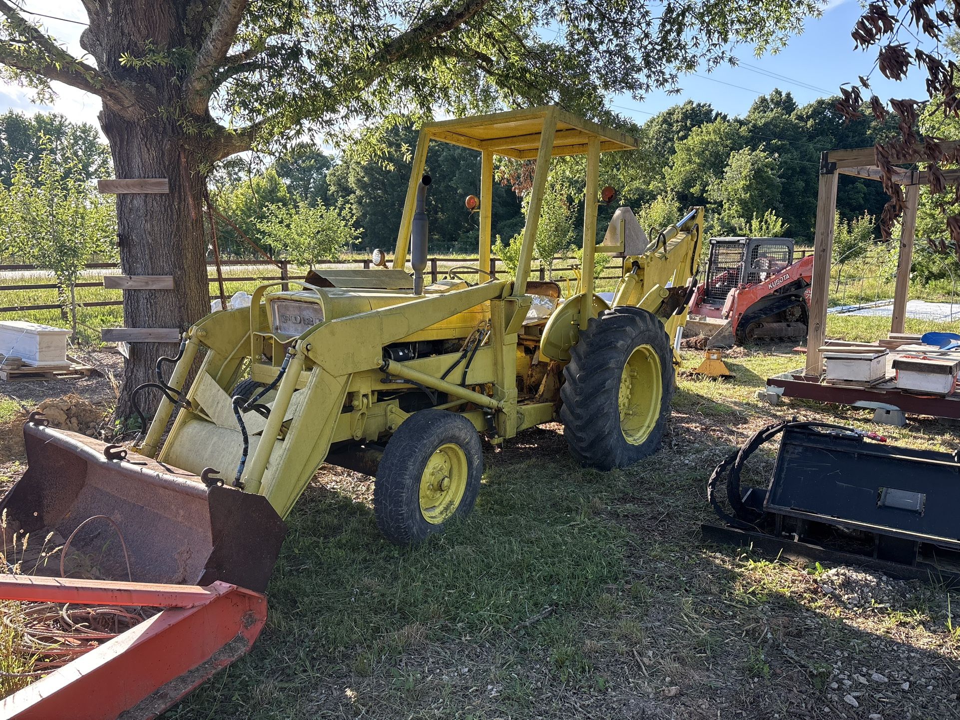 Ford 4400 Backhoe
