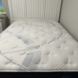Seawinds Queen Bedroom Set