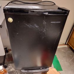 Refrigerator w/Mini Freezer