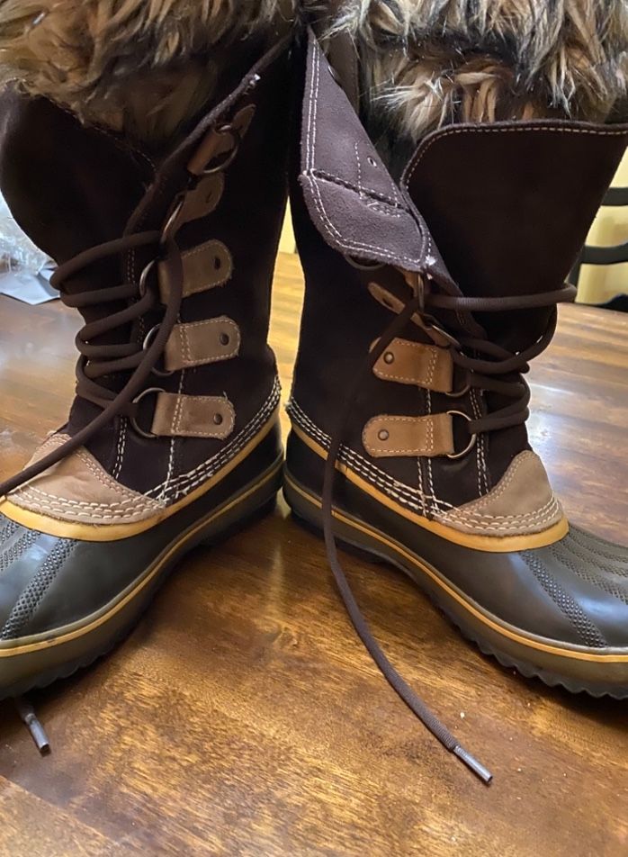 Ladies Size 7 Sorel Arctic Boots